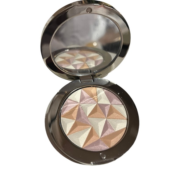 Illuminating powder de la mer